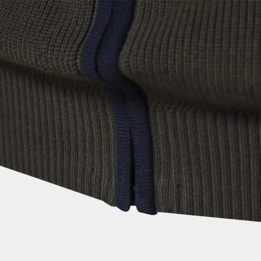 Modischer Strickpullover mit sportivem Reißverschluss