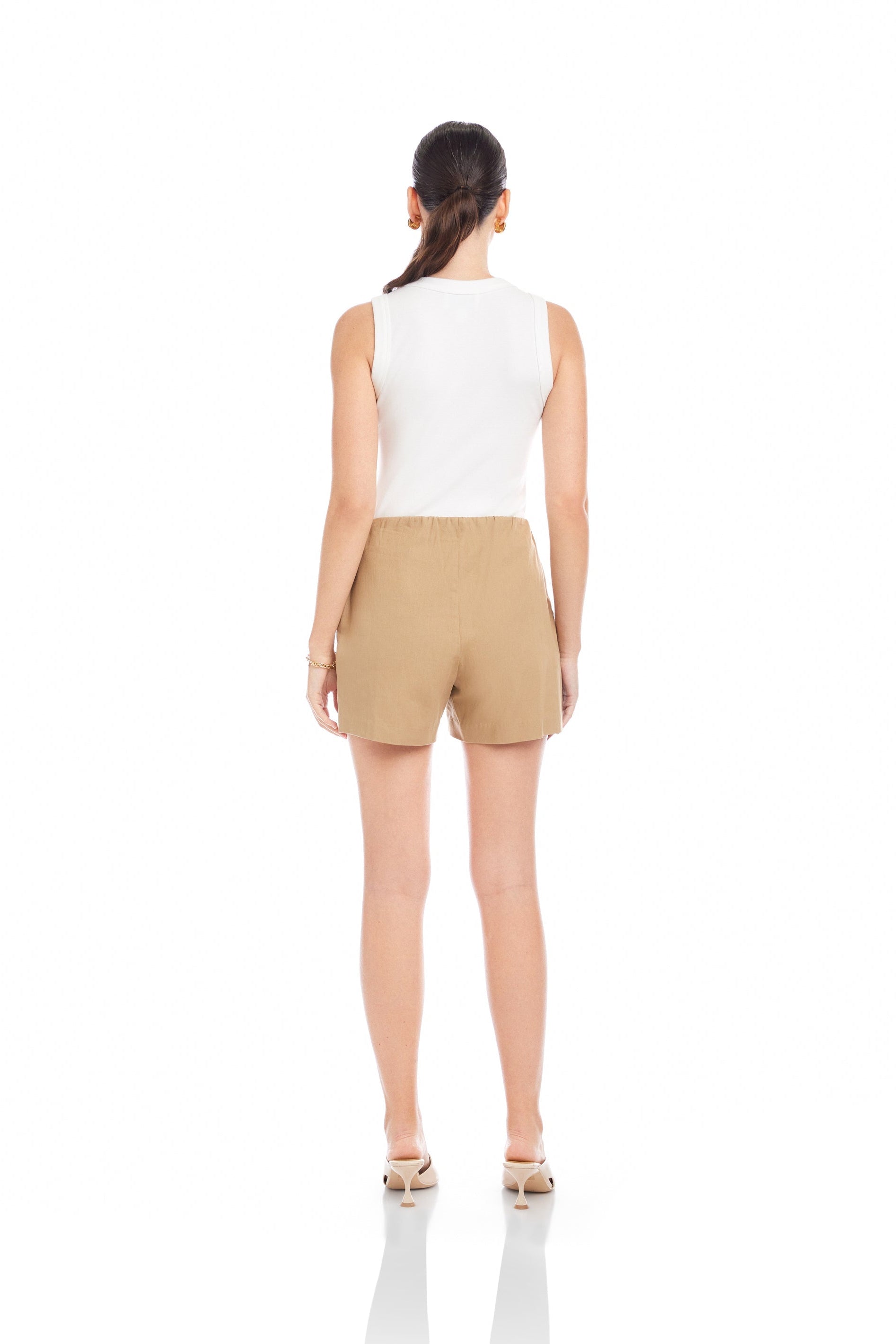 Damen Shorts mit Knopftaschen – Kurze Hose mit Details