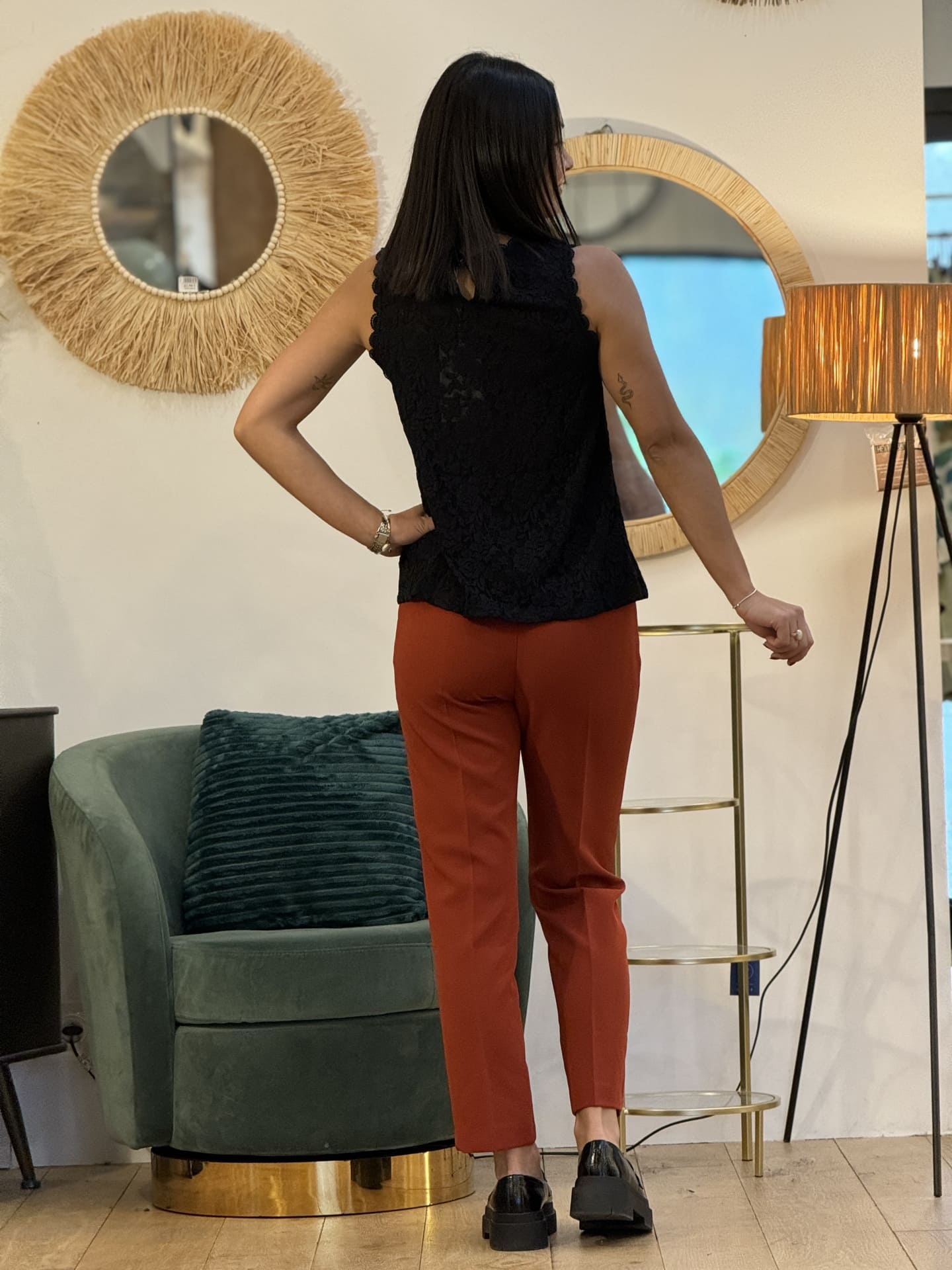 Jade Damen-Top – Elegantes ärmelloses Oberteil mit modernem Schnitt