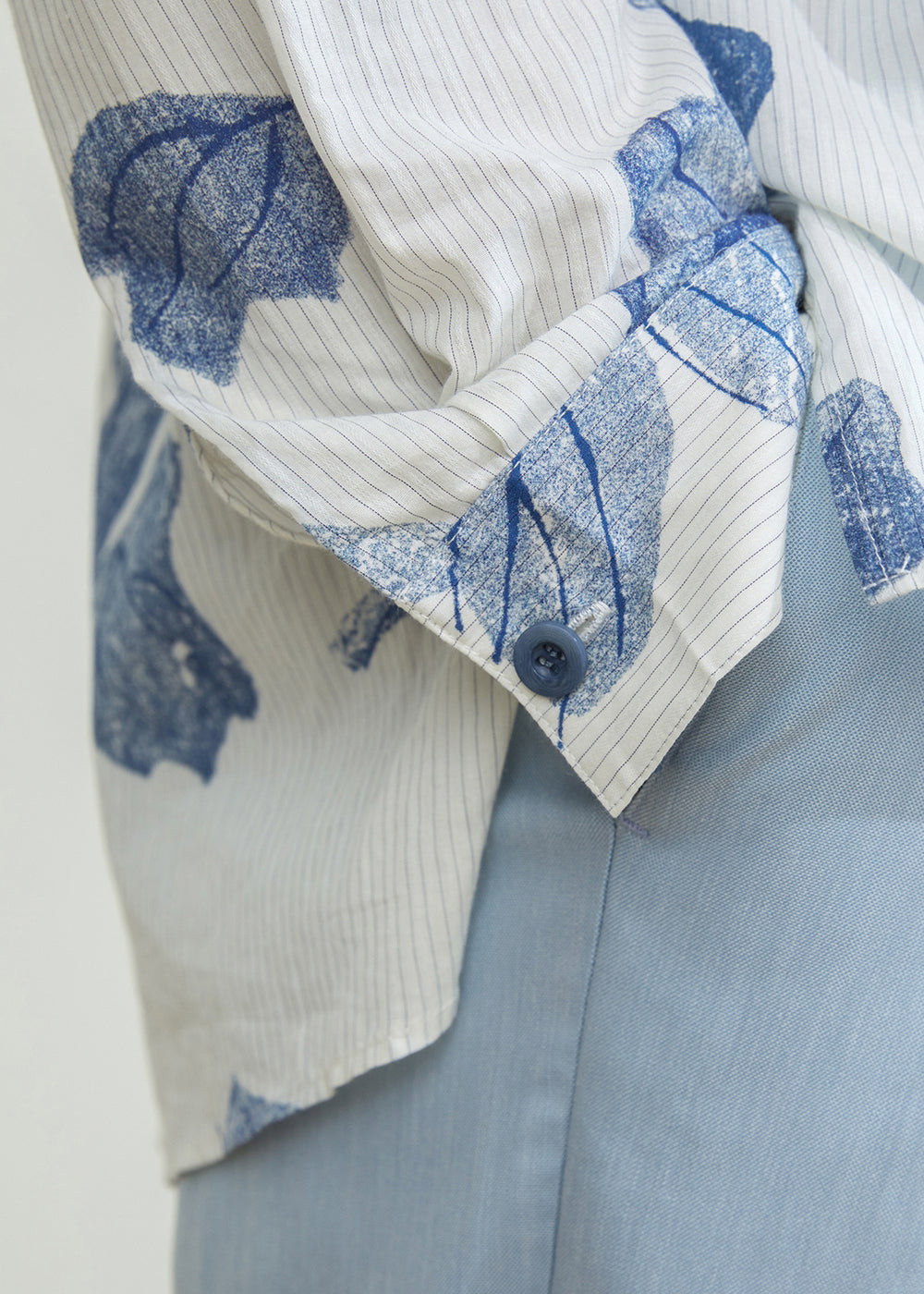 Blau | Gestreiftes Baumwollhemd mit Knöpfen