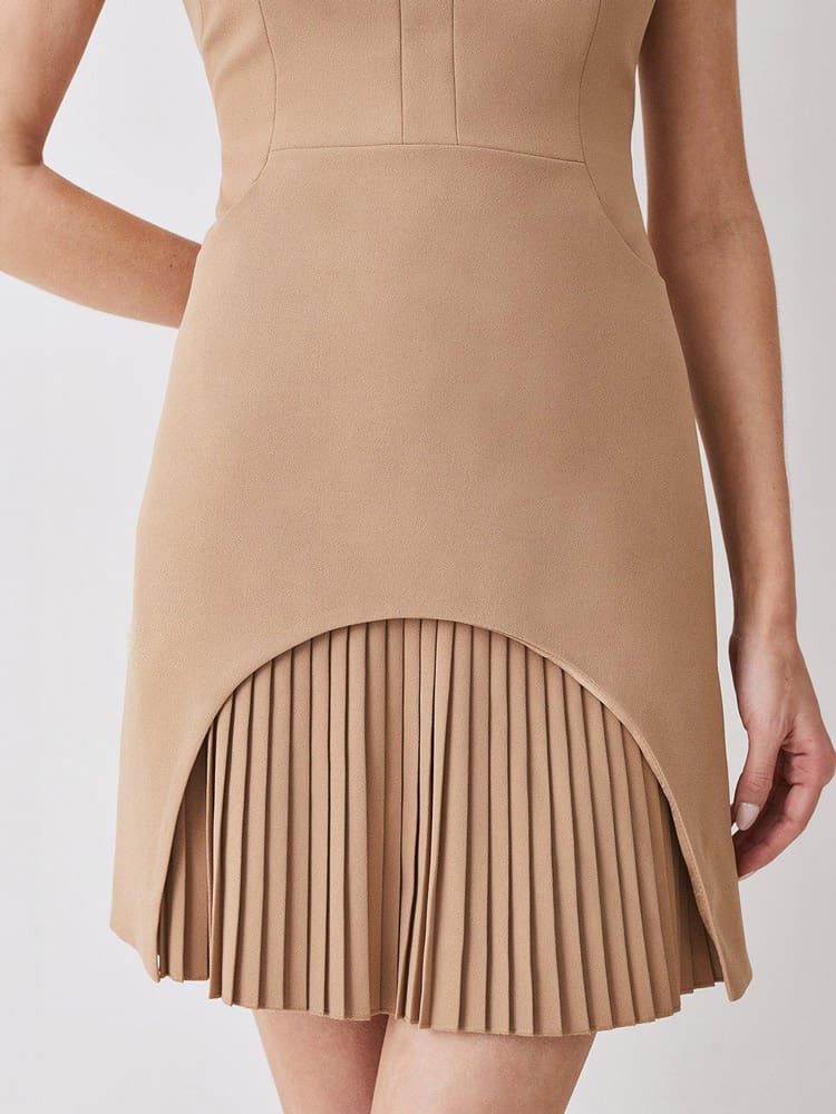 Figurbetontes Minikleid