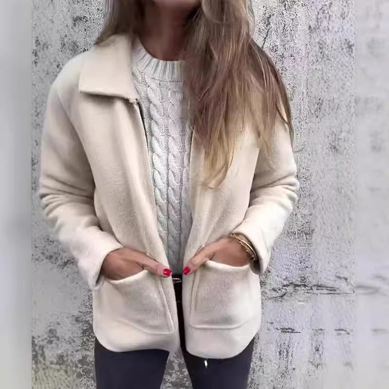 Mittellanger Mantel mit Polokragen