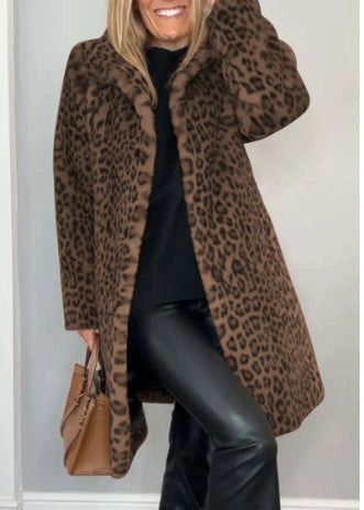 Mantel mit Leopardenmuster