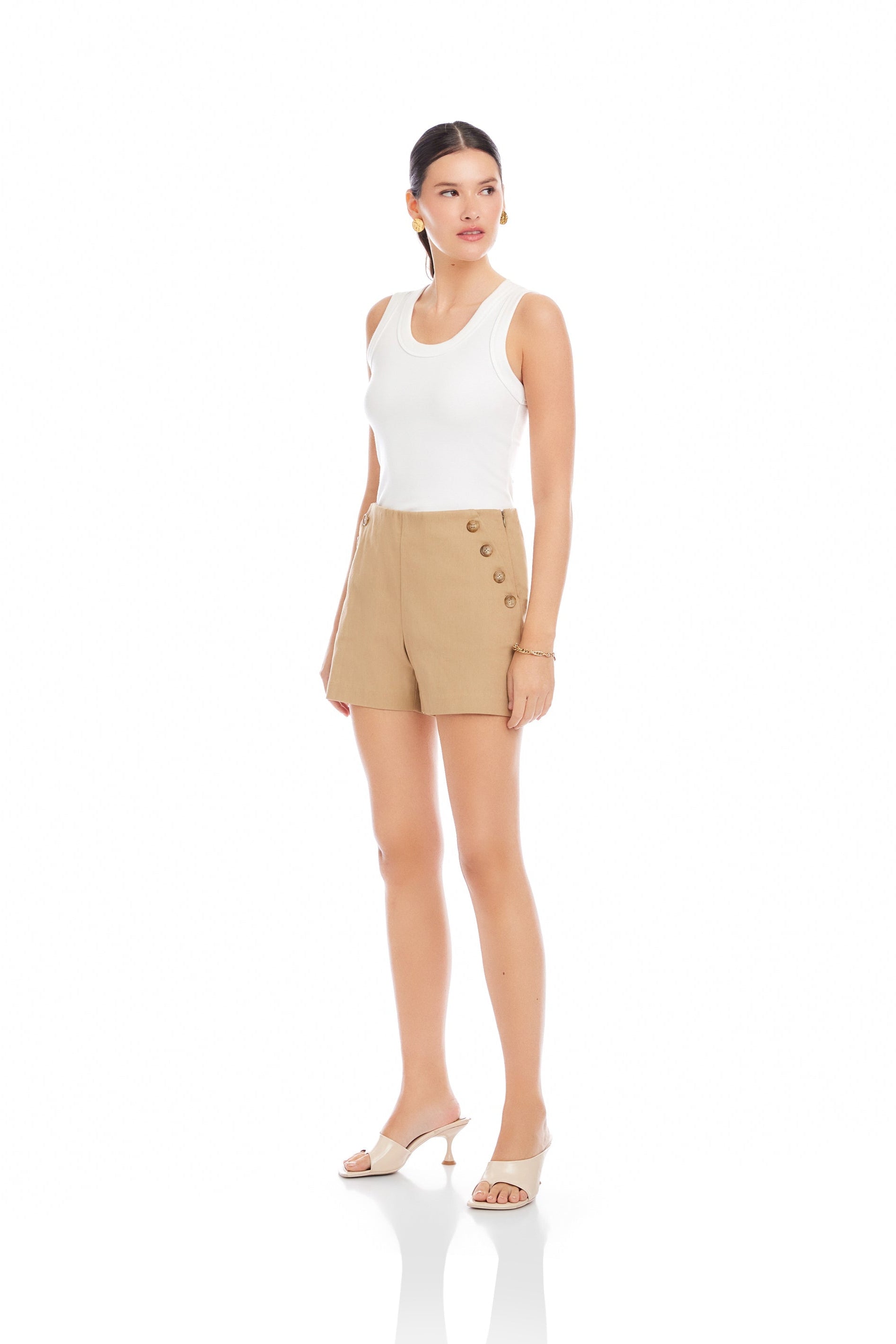 Damen Shorts mit Knopftaschen – Kurze Hose mit Details