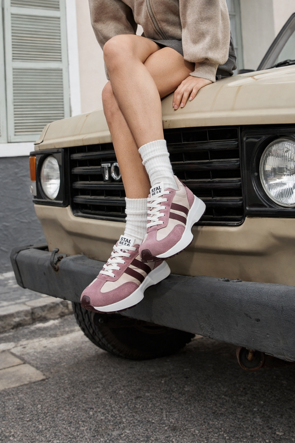 Halima – Retro-Sneaker mit Schnürsenkeln