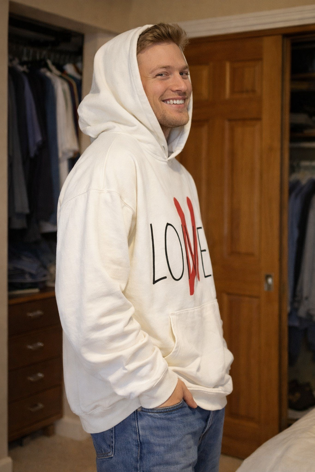 Liebe | Weißer Kapuzenpullover aus Baumwolle