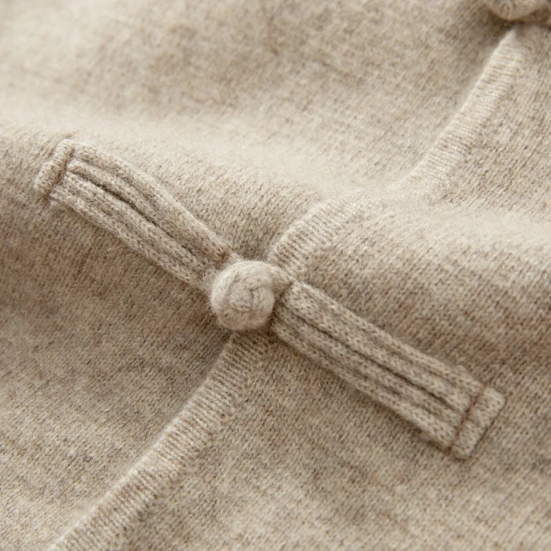 Nico | Strickjacke mit Rundhals und Knebelverschluss
