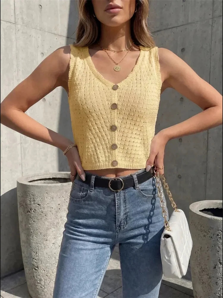 Sabine | Ärmelloses Stricktop mit Knopfleiste