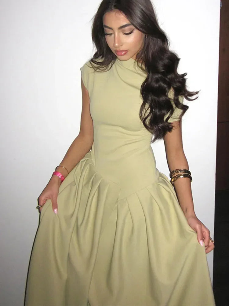 Marcella | Maxikleid mit hohem Kragen und Faltenrock