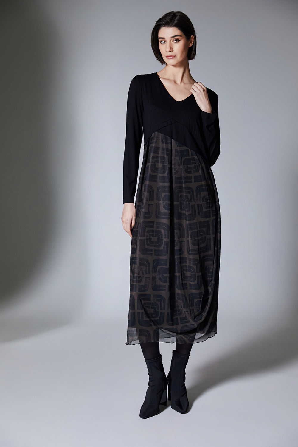 Maeve | Midi-Kleid aus schwarzem Jersey und Strick