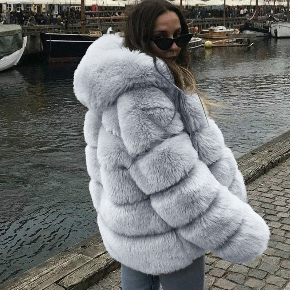 Glamouröser Pelzmantel